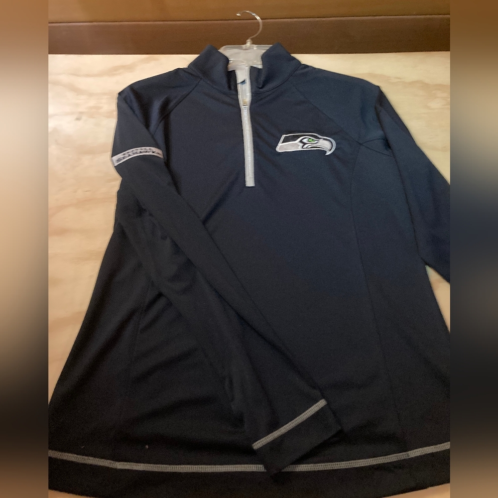 New Navy Blue Cutter and Buck drytec Seahawks pullover-small